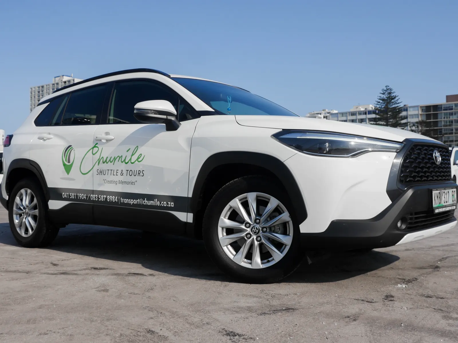 Executive SUV — photo 2